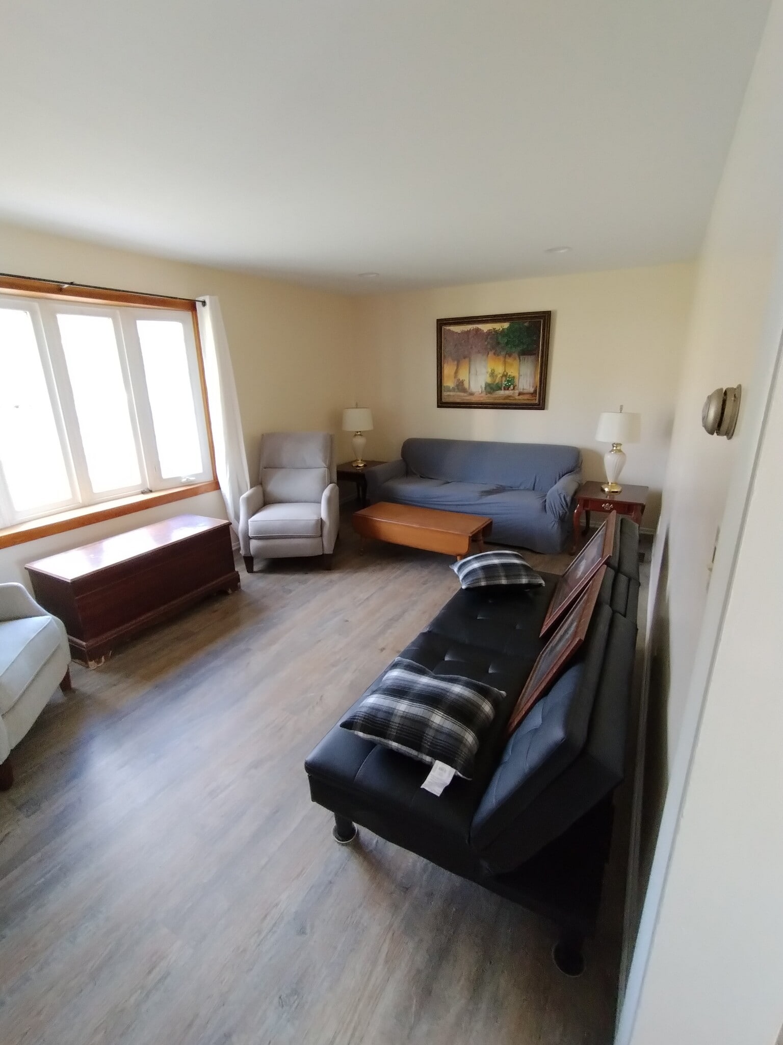 livingroom - 8306 Park Rd