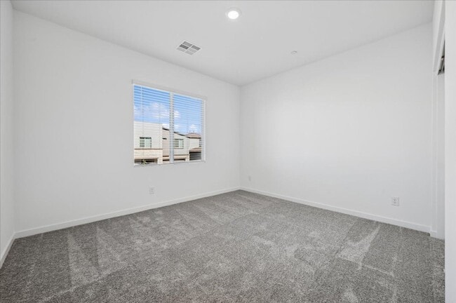 Building Photo - Beautiful New Home in Black Mountain Planned Community