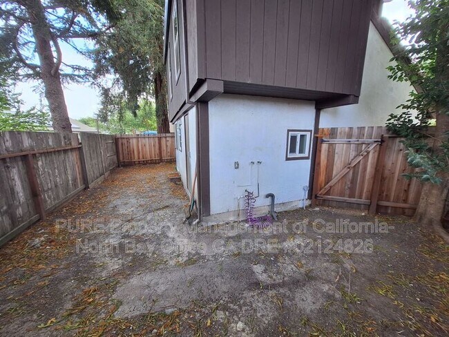 Building Photo - 771 E Cotati Ave