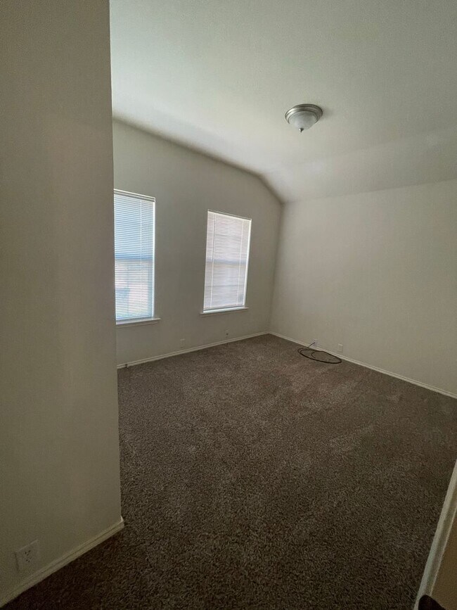 Building Photo - 8532 Orleans Ln
