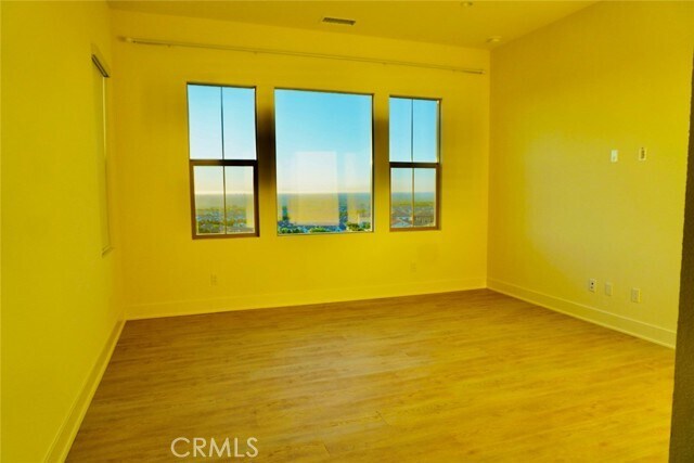 Building Photo - 112 AWNING