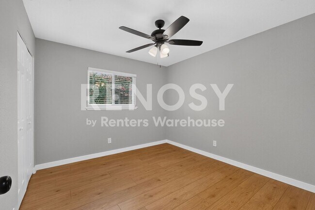 Building Photo - 1207 Creekwood Ct