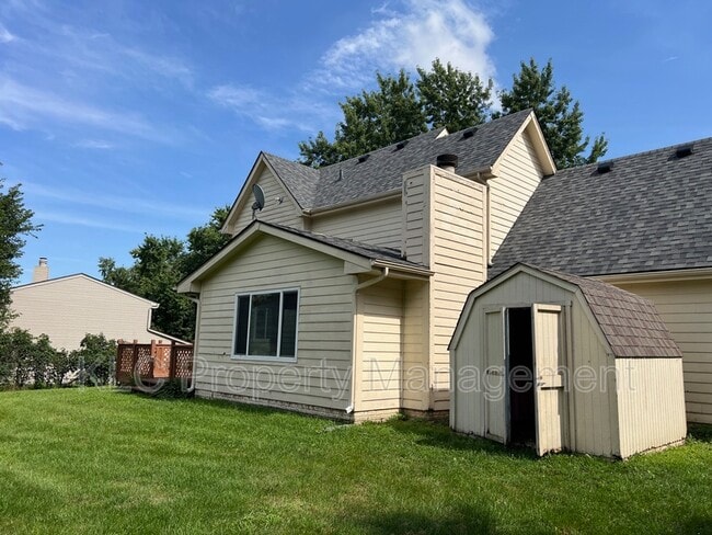 Building Photo - 9613 Dennis Dr