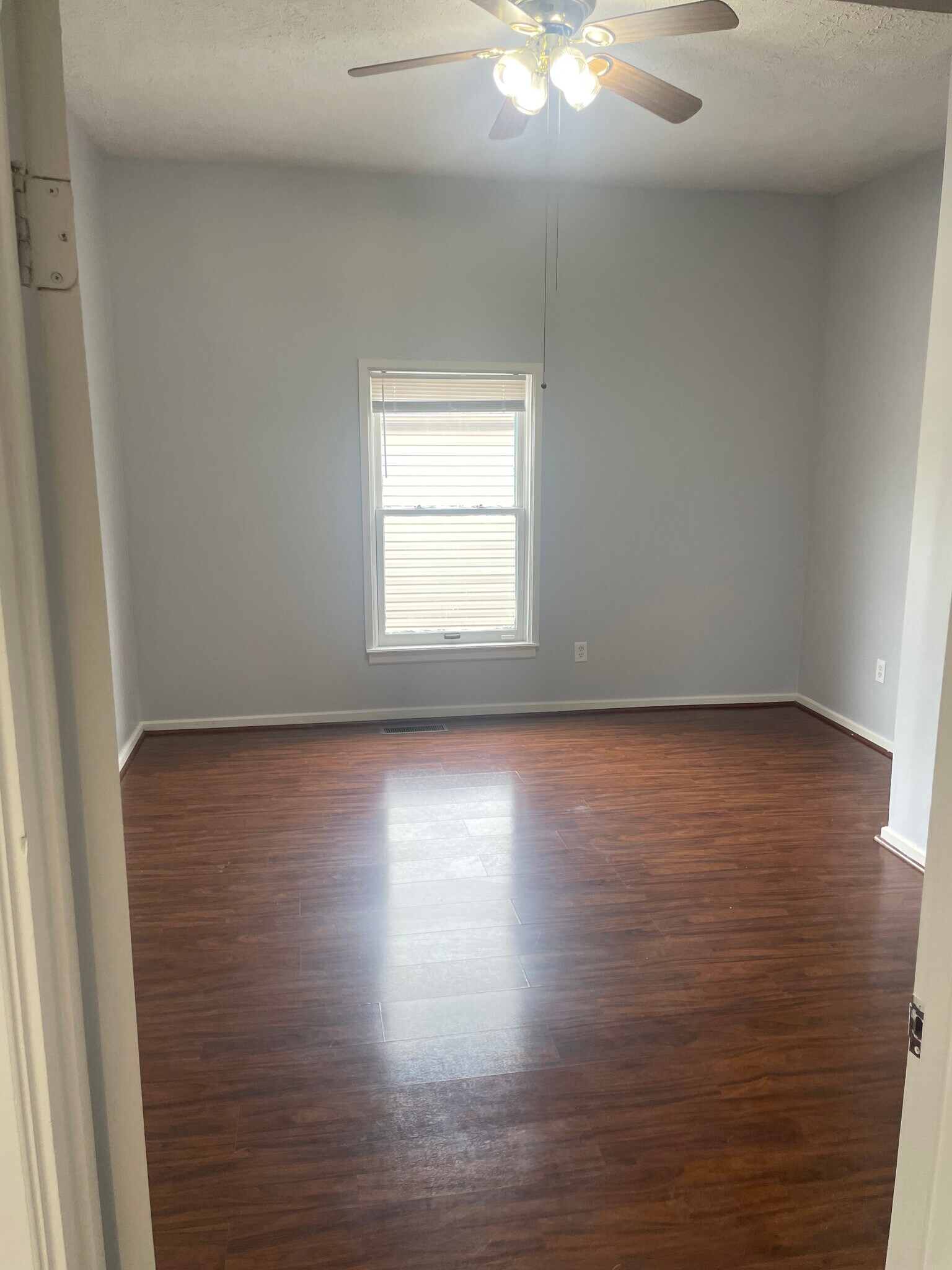 Building Photo - 125 Montmullin St