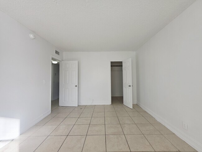 Building Photo - 4160 NW 21st St