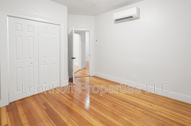 Building Photo - 28 Clark St