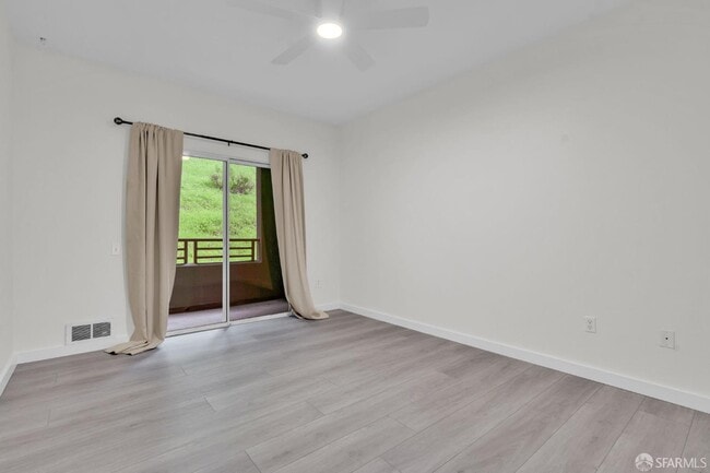 Building Photo - 200 Caldecott Ln