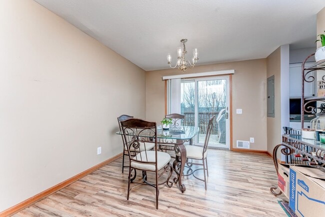 Building Photo - 9 Riddle Ct