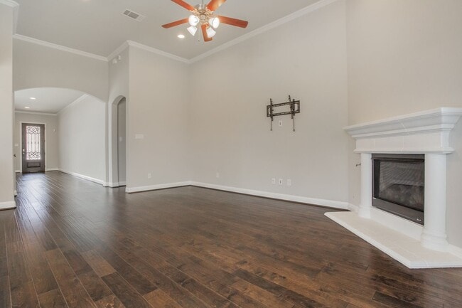 Building Photo - 1300 Mustang Brook Ln