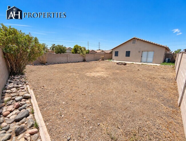 Building Photo - 16723 N 113th Ln