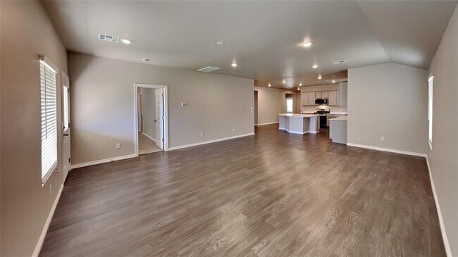 Building Photo - 2724 Dennis Dr