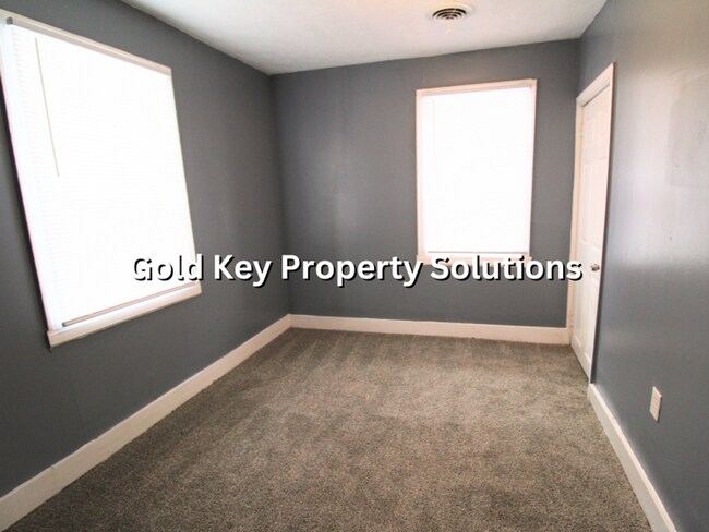 Building Photo - MUNCIE 2 BR 1 BA House with Main-Level Laundry and Shed (SECTION 8 APPROVED)