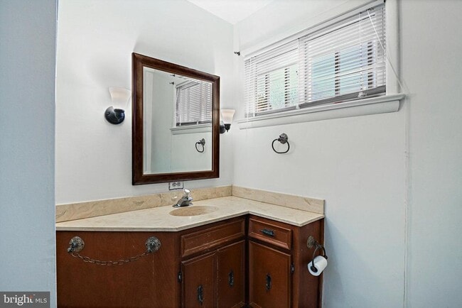 Building Photo - 1126 Ormond Ct