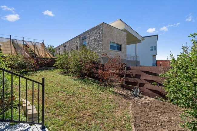 Building Photo - Incredible 3-Bedroom Home in the Agave Neighborhood of East Austin