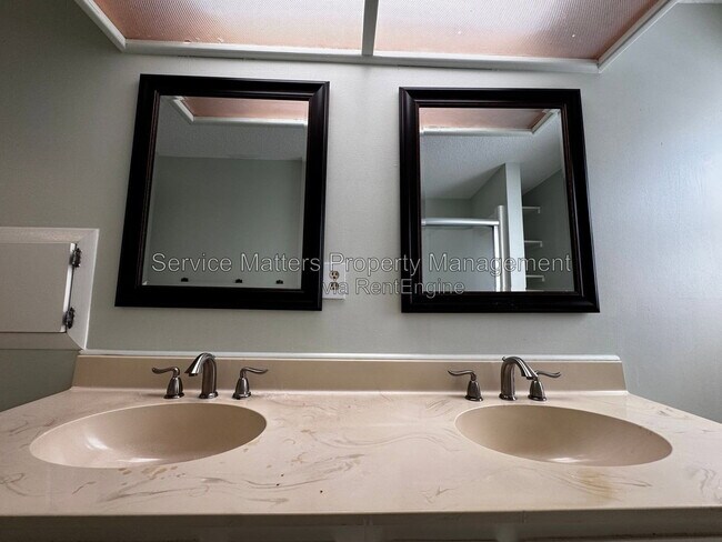 Building Photo - 1708 Briza Del Mar Dr