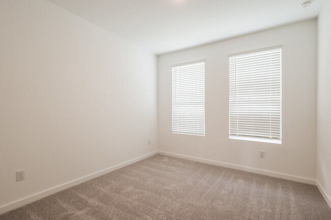 Building Photo - 11742 Carolina rose