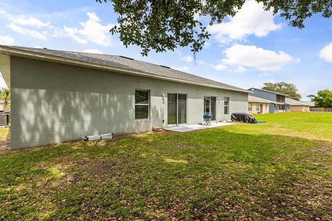Building Photo - 677 Royalty Ct