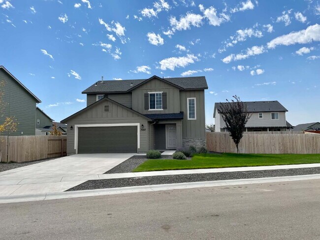 Building Photo - "Charming 3-Bed Oasis on East Drouillard Street with 2.5 Baths and 1470 Sq Ft in Nampa!"