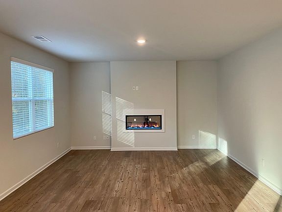 Building Photo - 396 Summerwood Ln