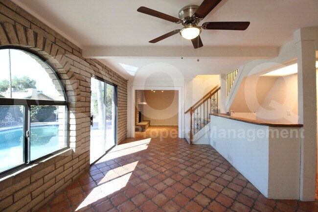 Building Photo - 1623 E Palmcroft Dr