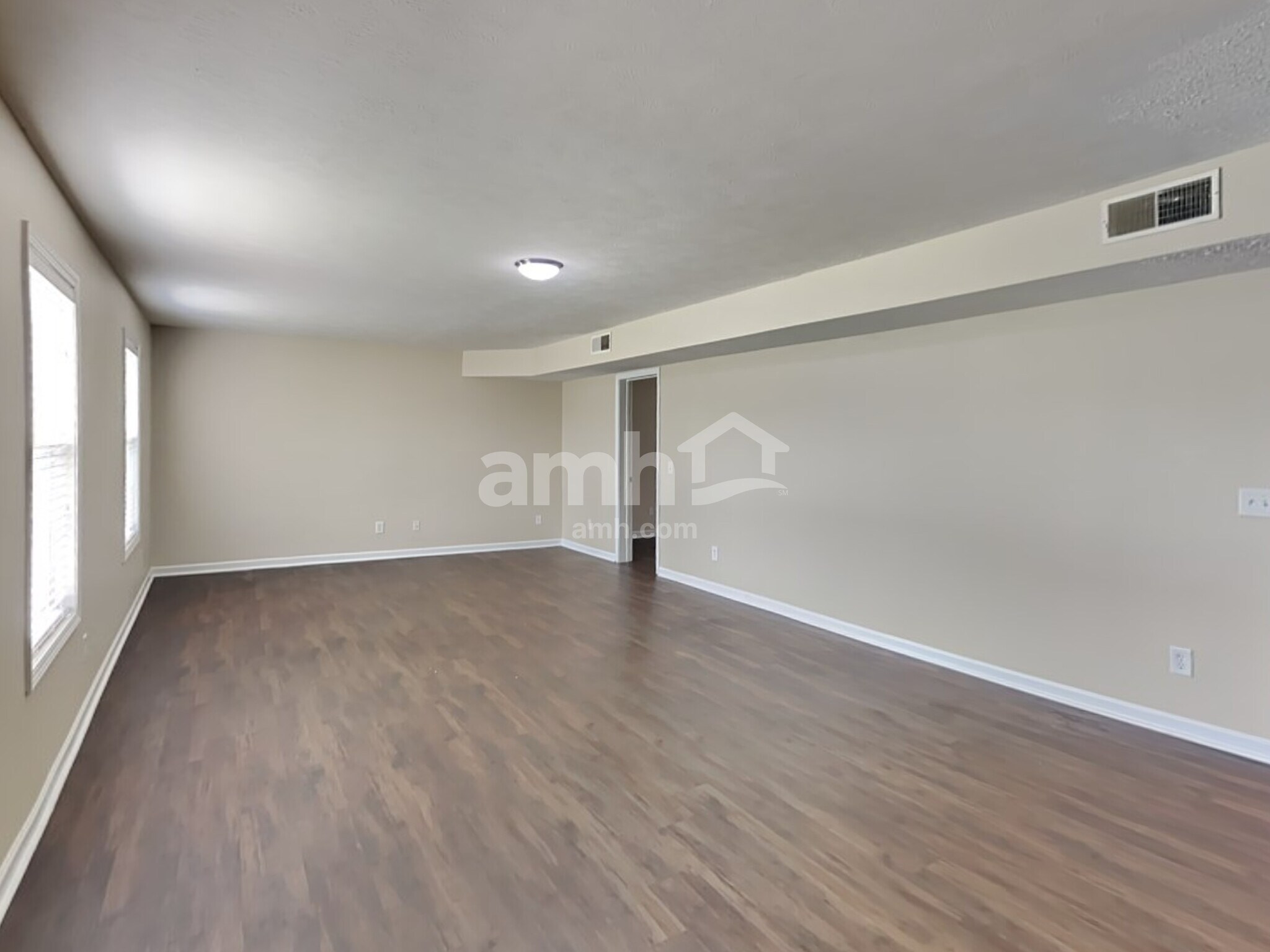 Building Photo - 733 Clear Cir