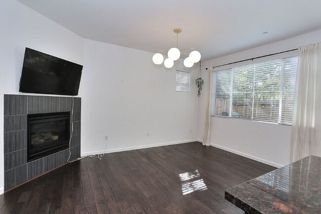 Building Photo - High Demand Park Place Home for Rent!