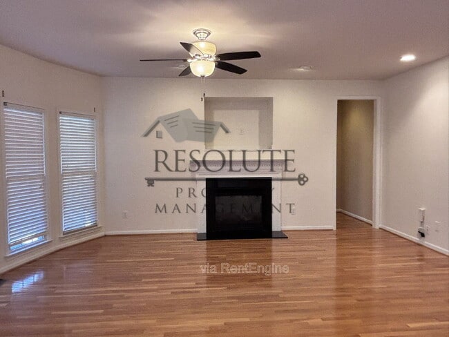 Building Photo - 5818 Myakka Ct