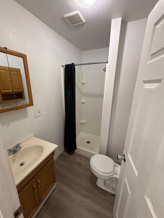 Building Photo - 2.2 Miles to Oregon Tech and Sky Lakes Medical Center! Newly renovated 1bdrm - APPLICATION PENDING