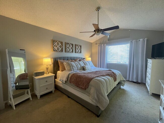 Building Photo - $0 DEPOSIT OPTION. 4 BEDROOM 3 BATHROOM HIGHLANDS RANCH HOUSE NEAR CHATFIELD STATE PARK