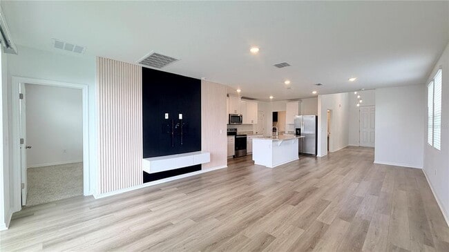 Building Photo - 1346 Current Pl
