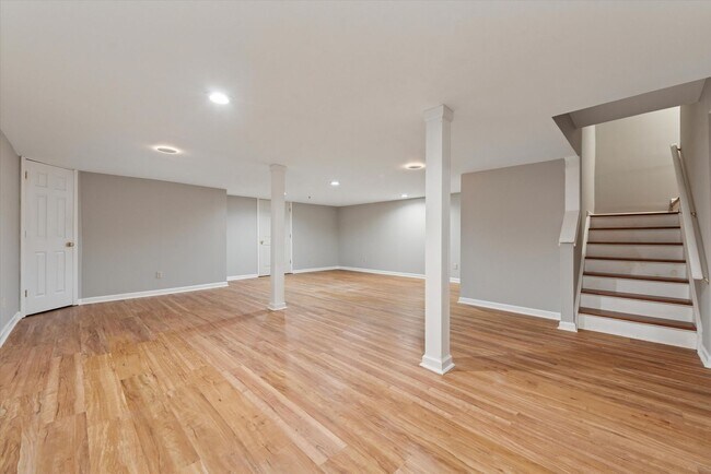 Building Photo - Beautiful 2BR/2.5BA Townhome in Byers Station with Finished Basement & Community Amenities