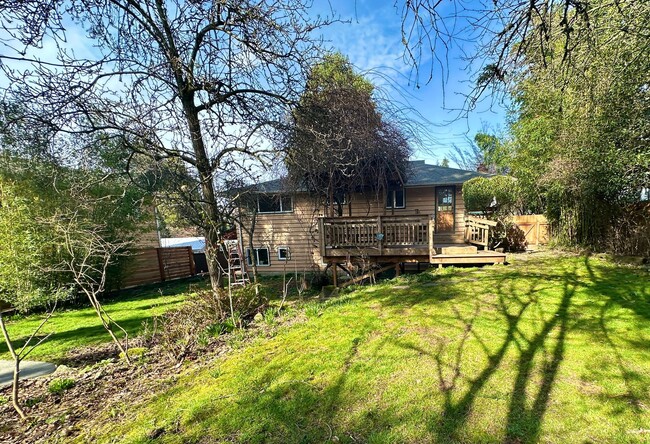 Building Photo - North Seattle Four Bedroom Home