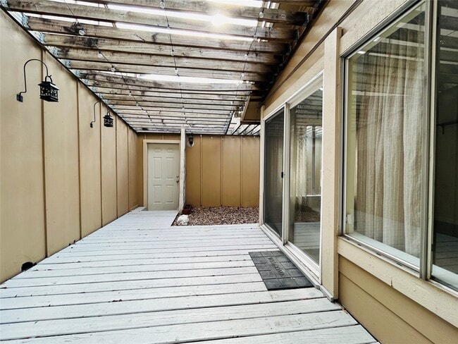 Building Photo - 11699 Village Pl Dr