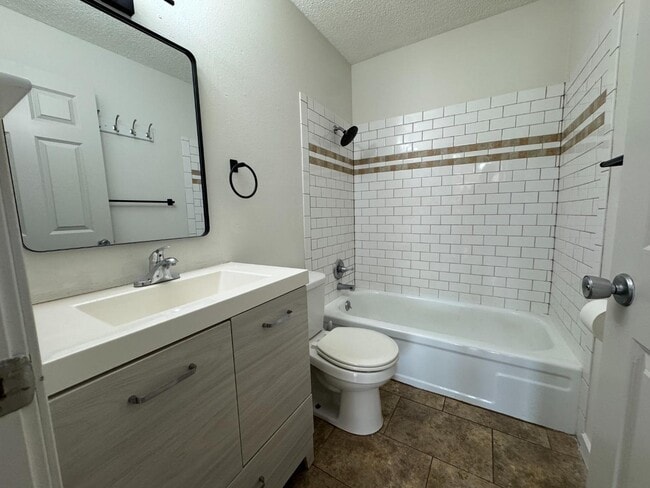 Building Photo - 255 N Michigan St