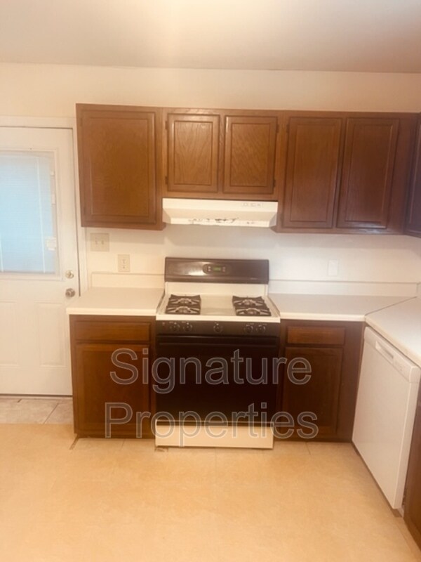 Building Photo - 2529A Pin Oak Ct