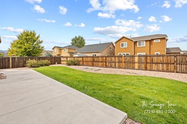 Building Photo - SPACIOUS SIX (6!!!) BD HOME IN LORSON RANCH!