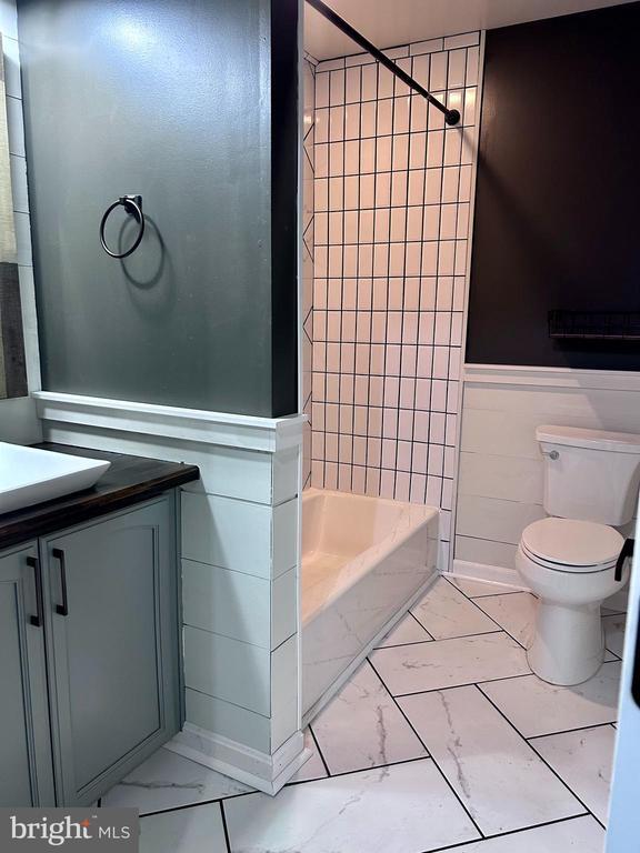 Building Photo - 1206 Eastover Pkwy