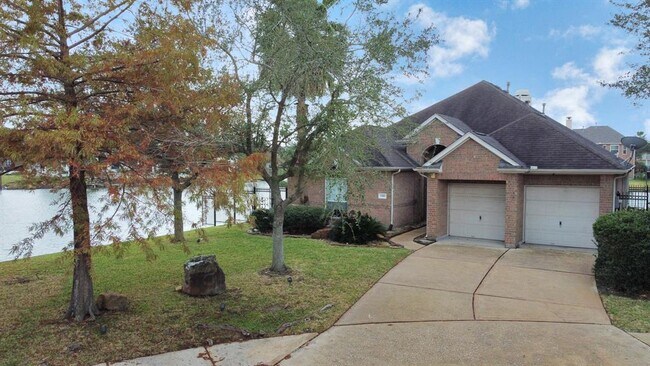 Building Photo - 12002 Newport Shore Dr