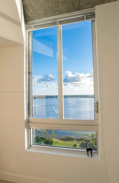 Building Photo - 300 S Australian Ave