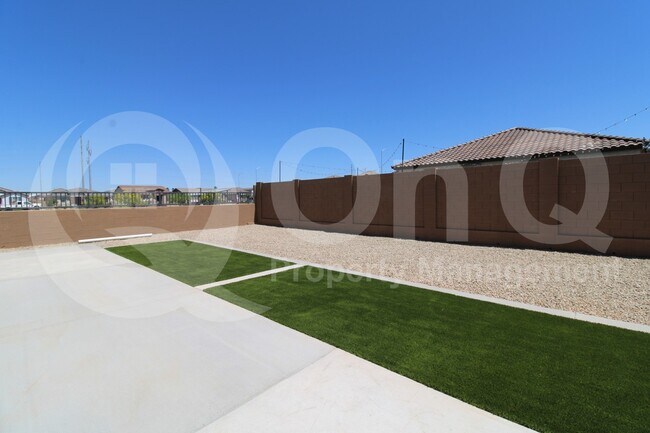 Building Photo - 3303 S Piedra Cir