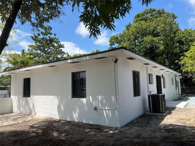 Building Photo - 14001 NW 10th Ave