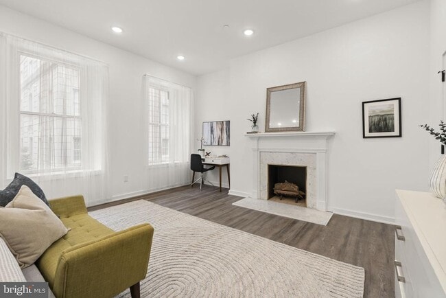 Building Photo - 1602 Locust St