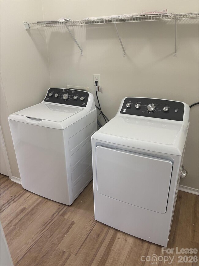 Building Photo - 9402 Darwick St