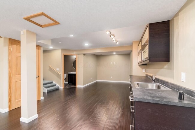 Building Photo - 7916 Bridge Crossing Ct