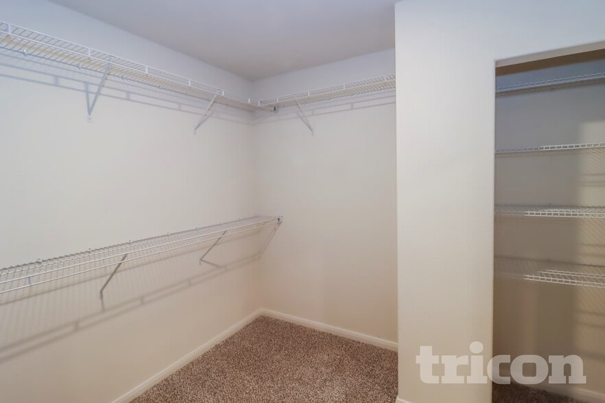 Building Photo - 805 Clark Dr