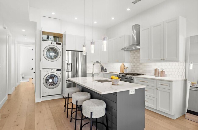 Building Photo - 2602 Palisade Ave