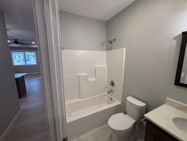 Building Photo - Stunning New Build in Central Manhattan! Available NOW!