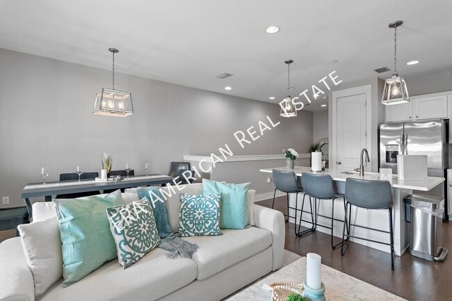 Building Photo - 4923 E County Hwy 30A