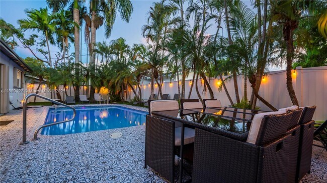 Building Photo - 1244 Garfield St