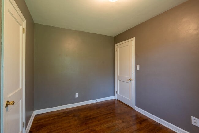 Building Photo - Beautiful 3 bed and 1 bath house in Johnso...